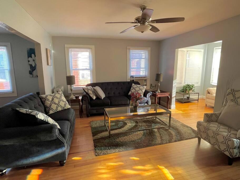 Three Bed One Bath Apt 25 Mins To Nyc Belleville المظهر الخارجي الصورة