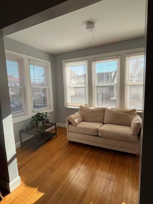 Three Bed One Bath Apt 25 Mins To Nyc Belleville المظهر الخارجي الصورة