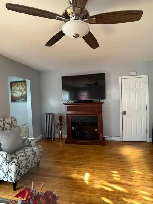 Three Bed One Bath Apt 25 Mins To Nyc Belleville المظهر الخارجي الصورة