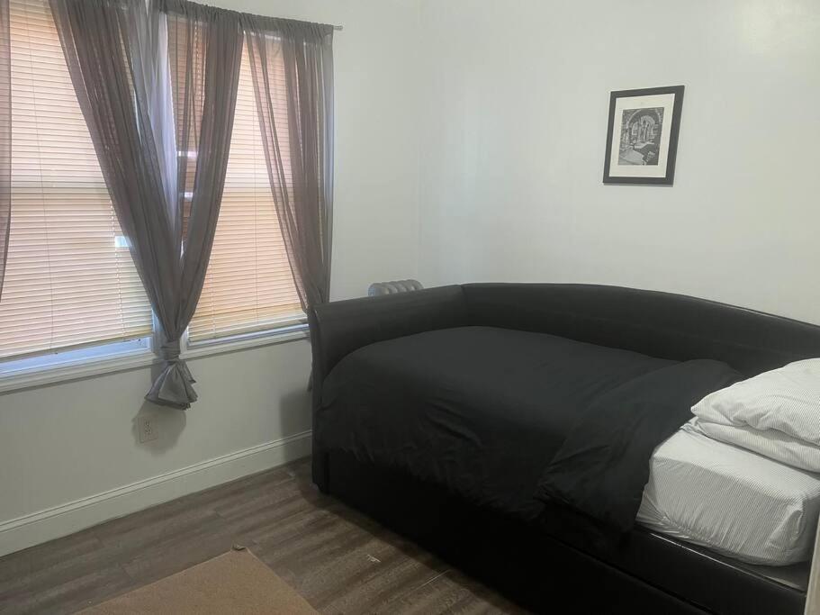 Three Bed One Bath Apt 25 Mins To Nyc Belleville المظهر الخارجي الصورة